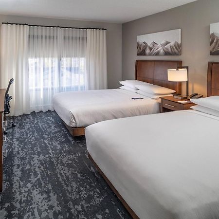 Delta Hotels By Marriott Huntington Mall Barboursville Ngoại thất bức ảnh
