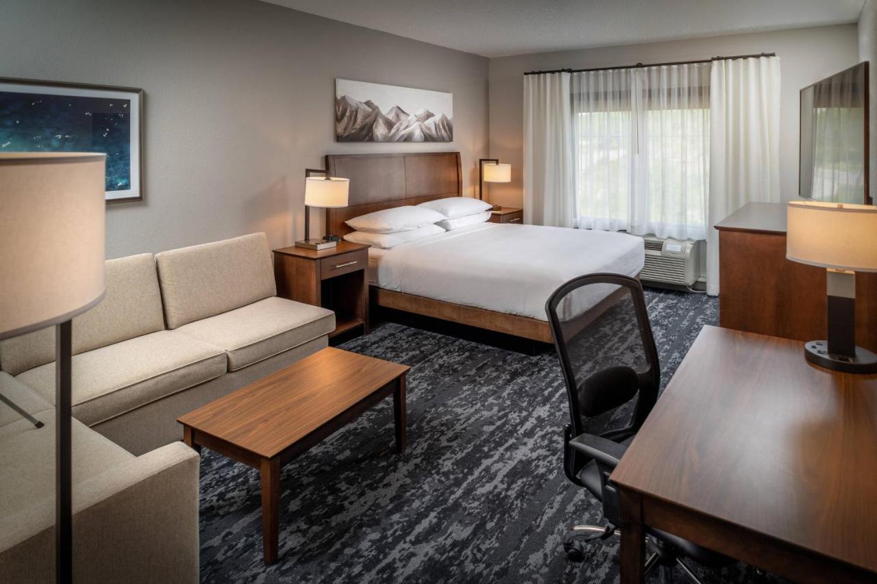 Delta Hotels By Marriott Huntington Mall Barboursville Ngoại thất bức ảnh