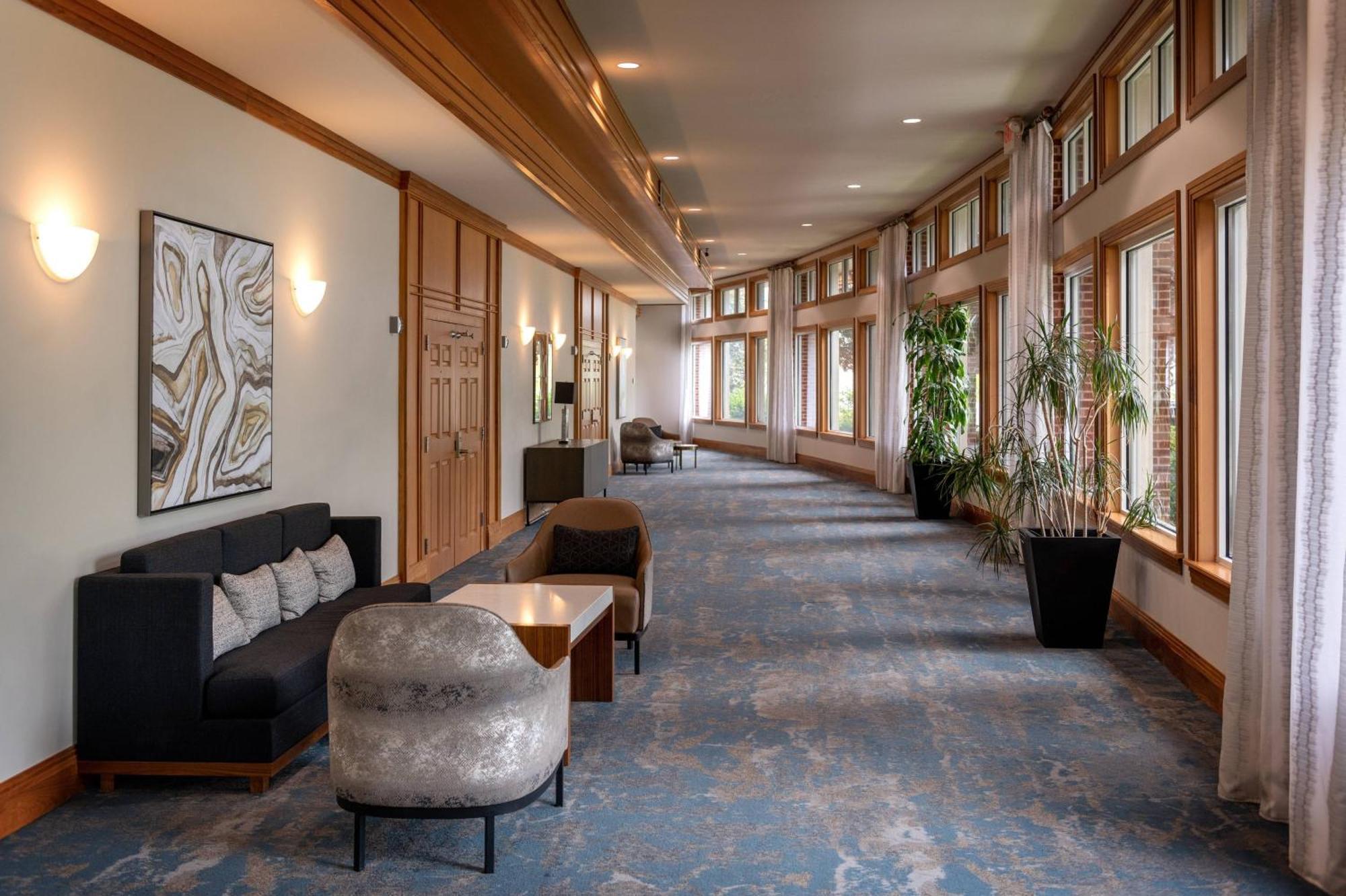 Delta Hotels By Marriott Huntington Mall Barboursville Ngoại thất bức ảnh