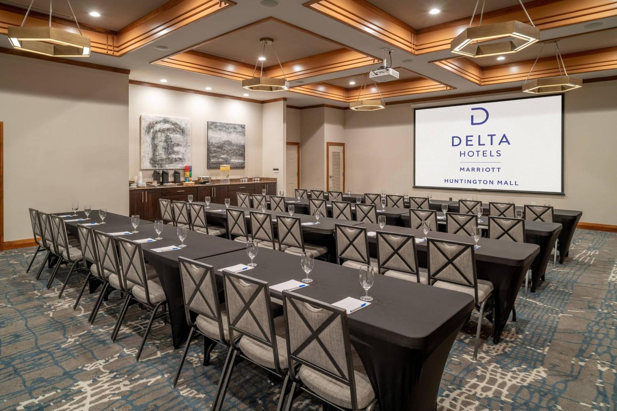 Delta Hotels By Marriott Huntington Mall Barboursville Ngoại thất bức ảnh