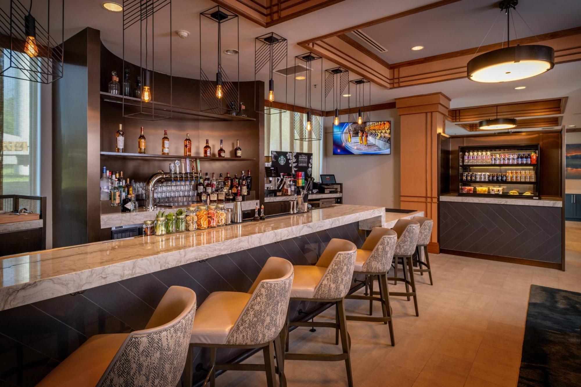 Delta Hotels By Marriott Huntington Mall Barboursville Ngoại thất bức ảnh