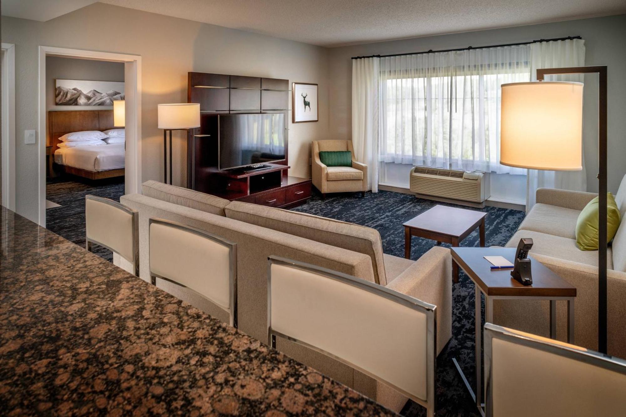 Delta Hotels By Marriott Huntington Mall Barboursville Ngoại thất bức ảnh