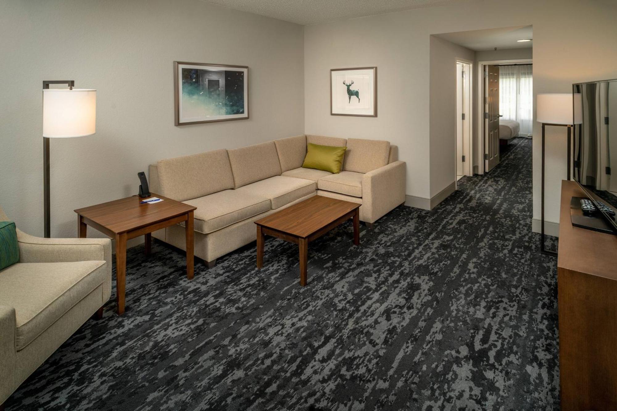 Delta Hotels By Marriott Huntington Mall Barboursville Ngoại thất bức ảnh