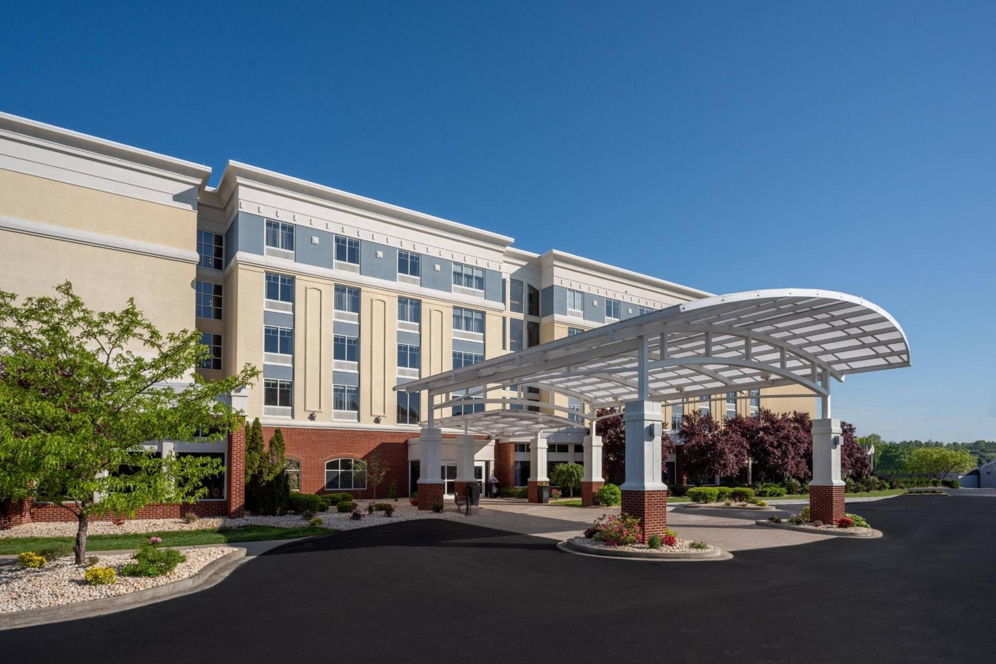 Delta Hotels By Marriott Huntington Mall Barboursville Ngoại thất bức ảnh